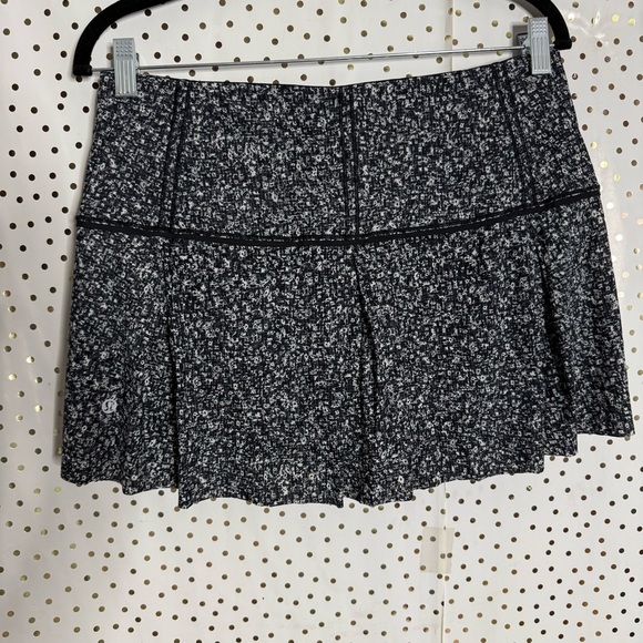 Lululemon Lost in Pace Skirt - Picture 7 of 8